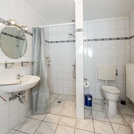 Moderne Doppelhaushaelfte Nahe Und Deich In Nyaraló *