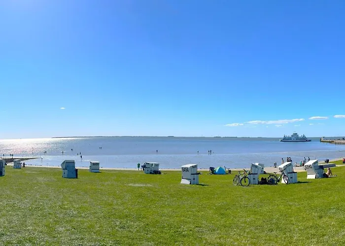 Semesterbostad Moderne Doppelhaushaelfte Nahe Und Deich In *